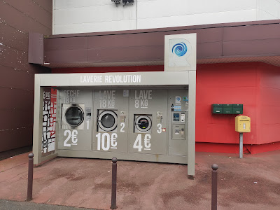 Laverie Revolution laundry à Connerré