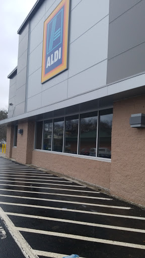 Supermarket «ALDI», reviews and photos, 1160 Washington Ave, Carnegie, PA 15106, USA