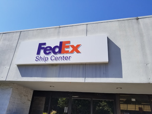 Shipping and Mailing Service «FedEx Ship Center», reviews and photos, 949 Bob Arnold Blvd, Lithia Springs, GA 30122, USA