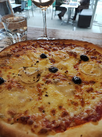 Pizza du Restaurant Le Marlow à Arâches-la-Frasse - n°3