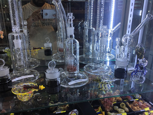 Tobacco Shop «Smoke Zone Smoke Shop N Vape», reviews and photos, 901 1st Avenue, New York, NY 10022, USA