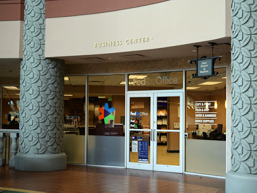 Copy Shop «FedEx Office Print & Ship Center», reviews and photos, 6000 W Osceola Pkwy, Kissimmee, FL 34746, USA