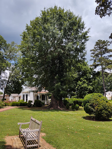 Historical Landmark «Helen Keller Birth Place», reviews and photos, 300 N Commons St W, Tuscumbia, AL 35674, USA