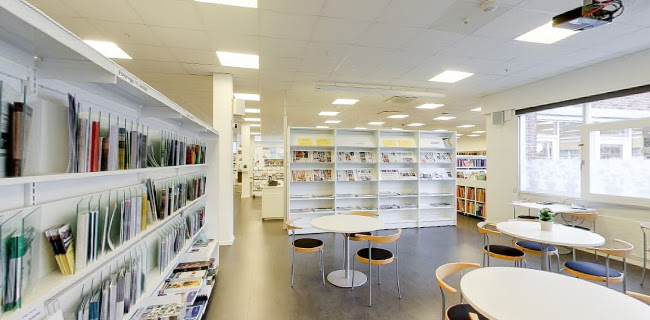 Anmeldelser af Holte Bibliotek i Hørsholm - Bibliotek