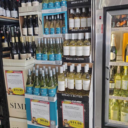 Liquor Store «BevMax Port Chester», reviews and photos, 449 Boston Post Rd, Port Chester, NY 10573, USA