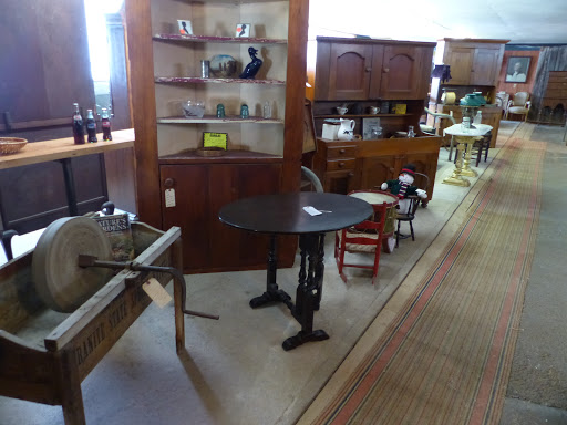 Antique Furniture Store «Hogback Vintage», reviews and photos, 260 Langdell Rd, Johnson, VT 05656, USA