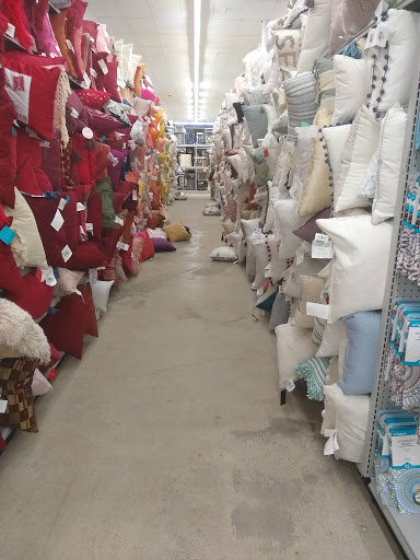 Home Goods Store «At Home», reviews and photos, 3100 Washtenaw Ave, Ypsilanti, MI 48197, USA