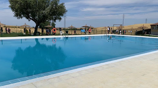 Piscina Municipal de Santa María del Cubillo en Aldeavieja, Ávila‎