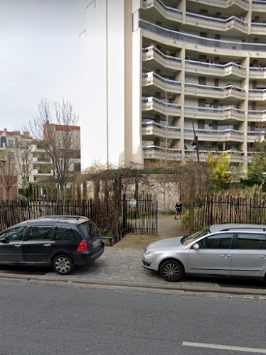 Square de l'Étendard à Courbevoie