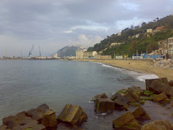 Photo de Plage Chateau Vert protégé par des falaises