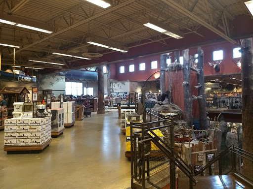 Bass Pro Shops/Cabela’s Boating Center