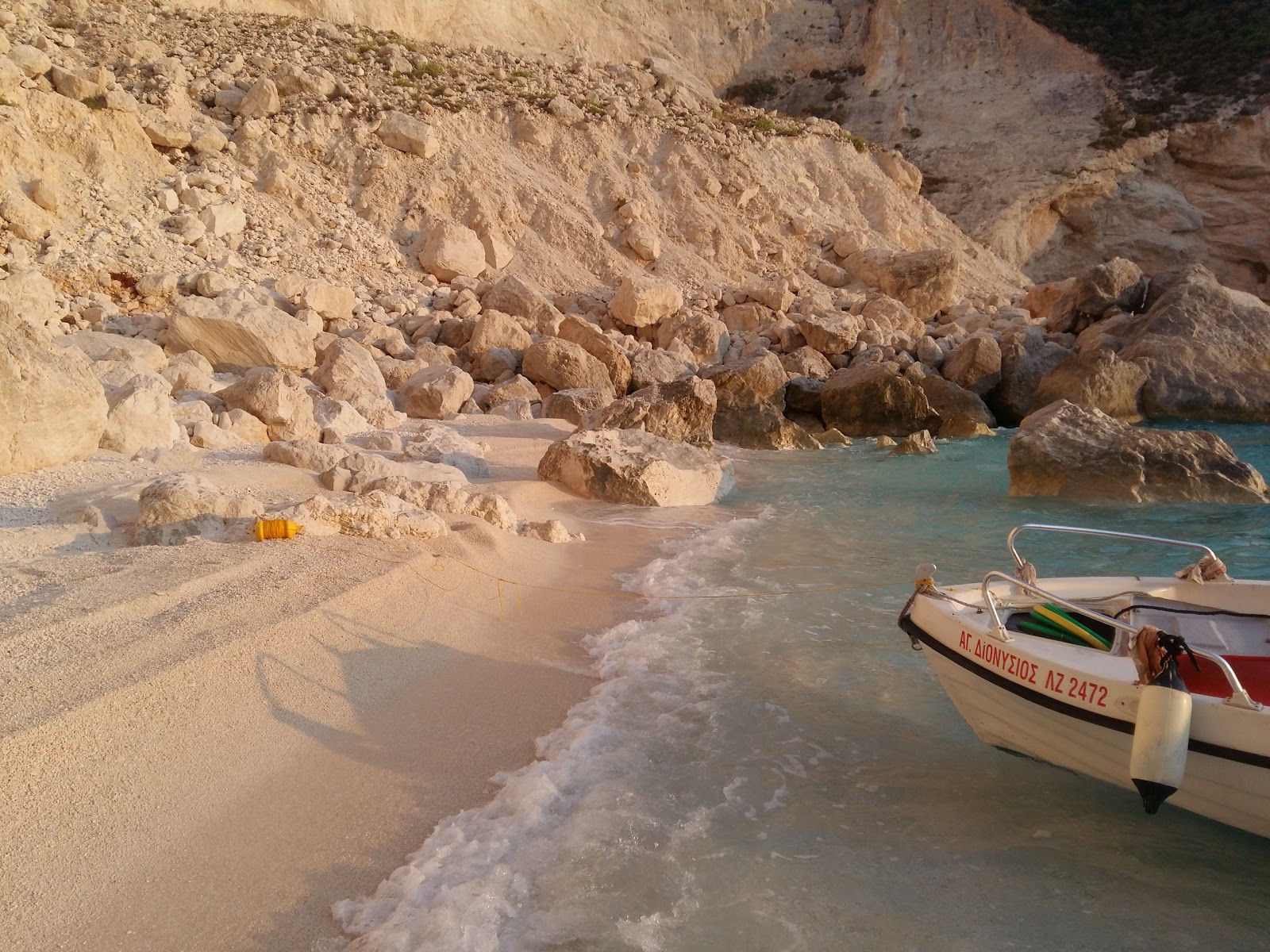 Fotografija White Beach z turkizna čista voda površino