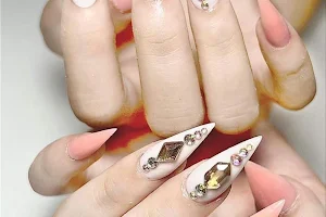 C’est La Vie Nails & Beauty Salon image
