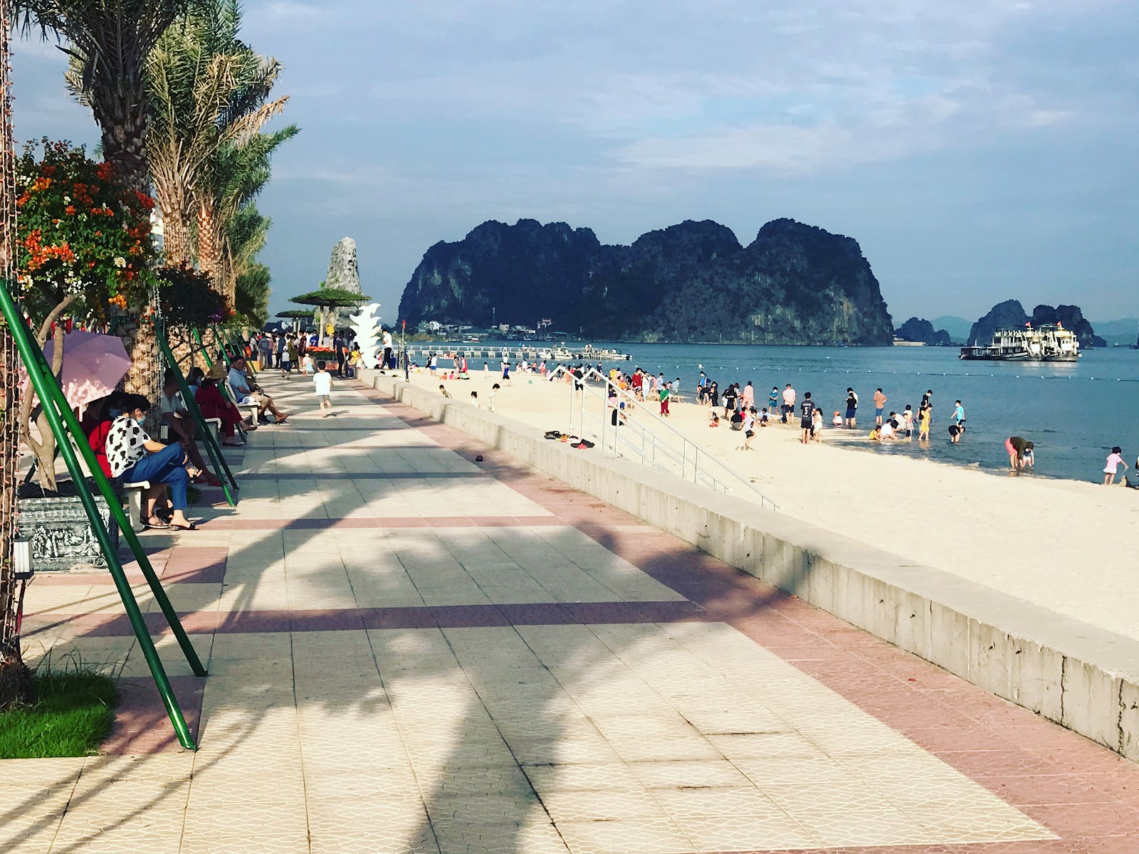 Φωτογραφία του Green Dragon beach με φωτεινή άμμος επιφάνεια