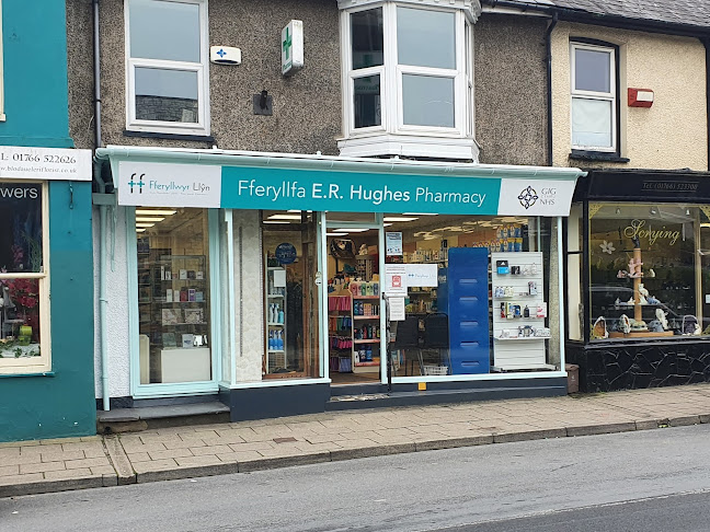 Fferyllfa ER Hughes Pharmacy (Fferyllwyr Llyn CYF)