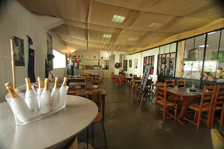 Le Comptoir des BIB ZAC des Batterses, Parking derrière Optical Center, Chem. des Malettes, 01700 Beynost, France