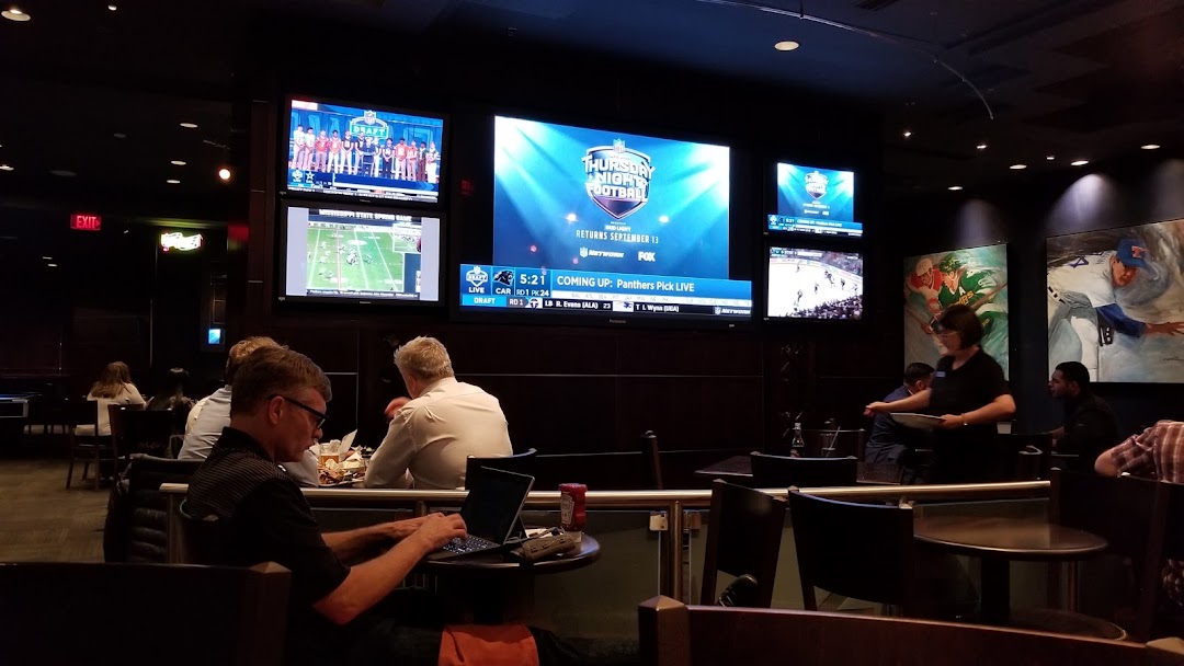 Draft Sports Bar & Lounge