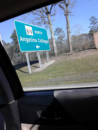 Tire Shop «Discount Tire Store - Humble, TX», reviews and photos, 20130 US-59, Humble, TX 77338, USA