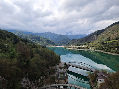 Lago di Bàrcis 33080 Barcis PN, Italia