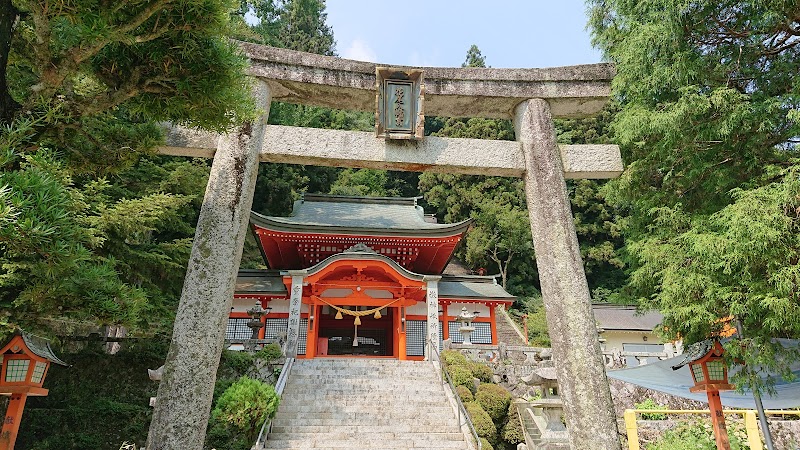 花尾八幡宮上本殿