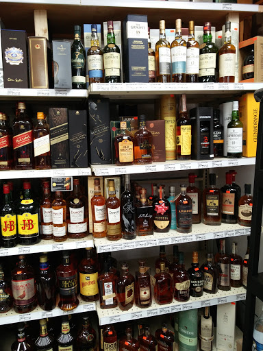 Liquor Store «Fairfield Wine & Liquor», reviews and photos, 296 Fairfield Ave, Waterbury, CT 06708, USA