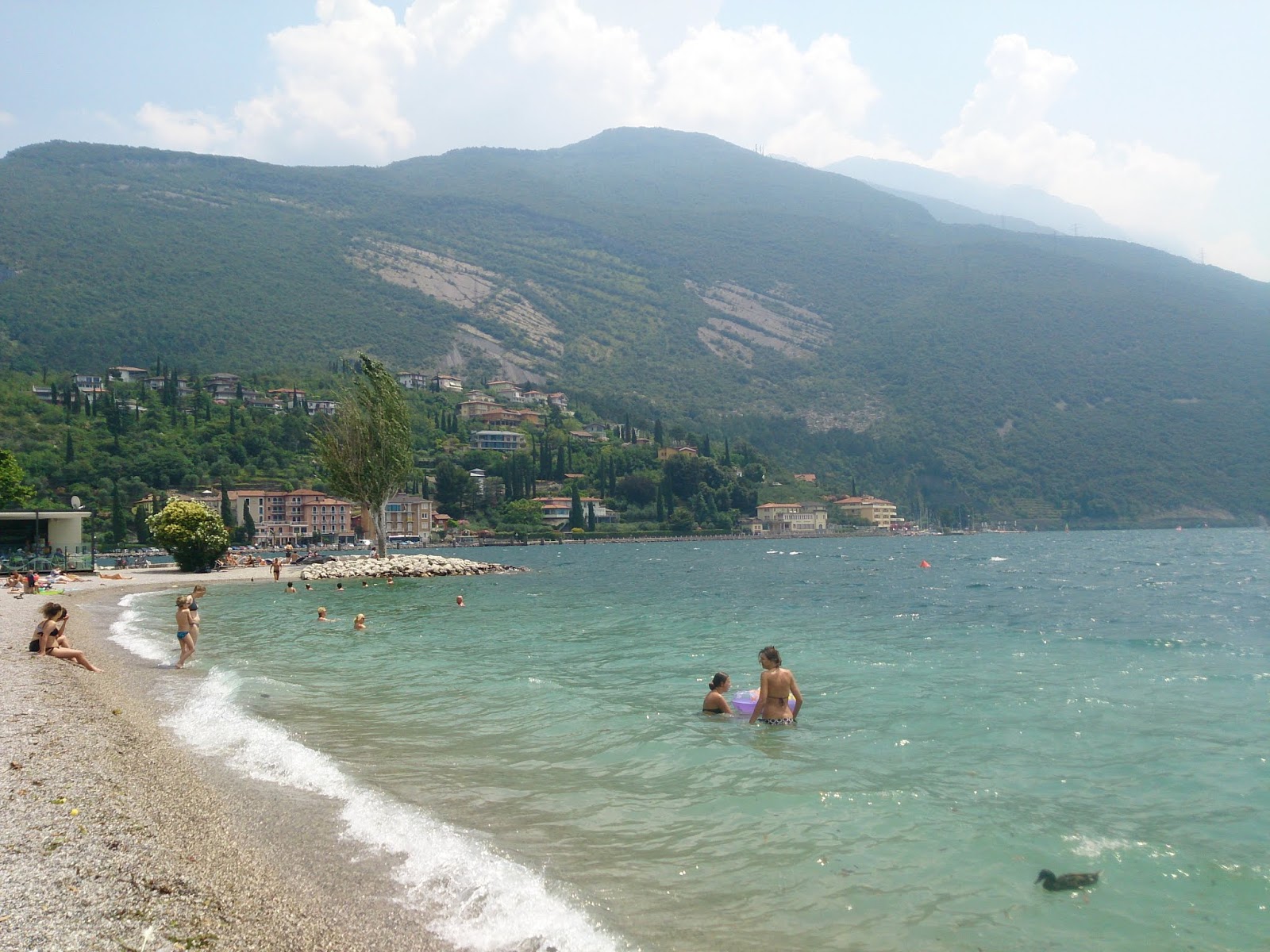 Photo of Spiaggia Lungolago and the settlement