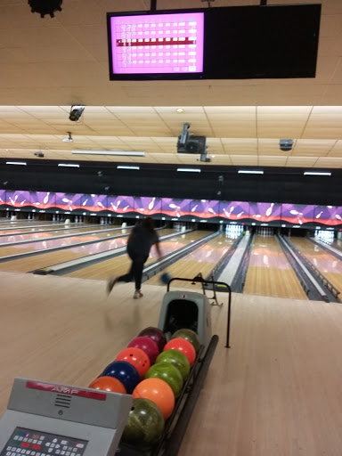 Bowling Alley «AMF Plainview Lanes», reviews and photos, 500 Old Bethpage Rd, Plainview, NY 11803, USA