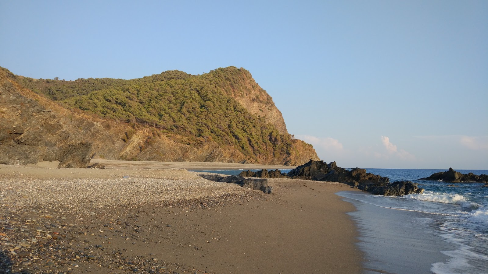Foto av Demiroren beach med en rymlig kustlinje