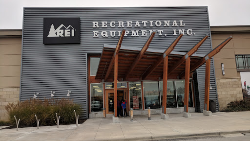 Camping Store «REI», reviews and photos, 6281 W 135th St, Overland Park, KS 66223, USA