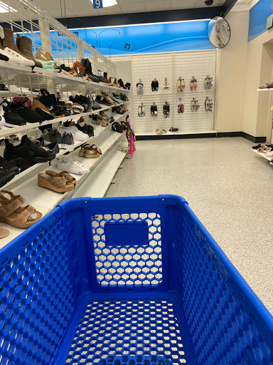 Clothing Store «Ross Dress for Less», reviews and photos, 110 Perimeter Center Pl, Dunwoody, GA 30346, USA