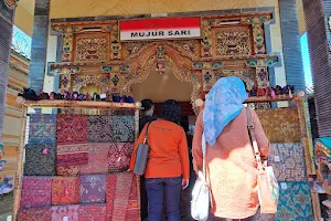 Pertenunan Mujur Sari image