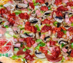 Monsters Pizzería photo