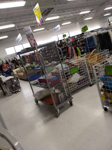 Thrift Store «Goodwill Retail Store of St. Peters – Mid Rivers», reviews and photos, 620 Mid Rivers Mall Dr, St Peters, MO 63376, USA