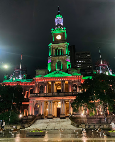 Town Hall Train Station by null