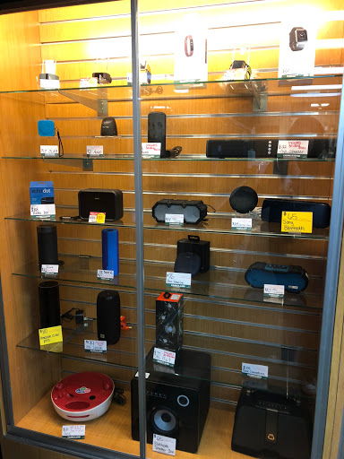 Check Cashing Service «Cashland», reviews and photos, 10 Canton Rd, Akron, OH 44312, USA