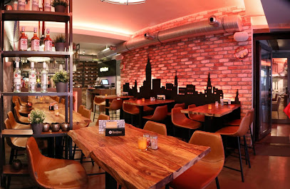 Manhattan | Restaurant & Bar - Bolkerstraße 10, 40213 Düsseldorf, Germany