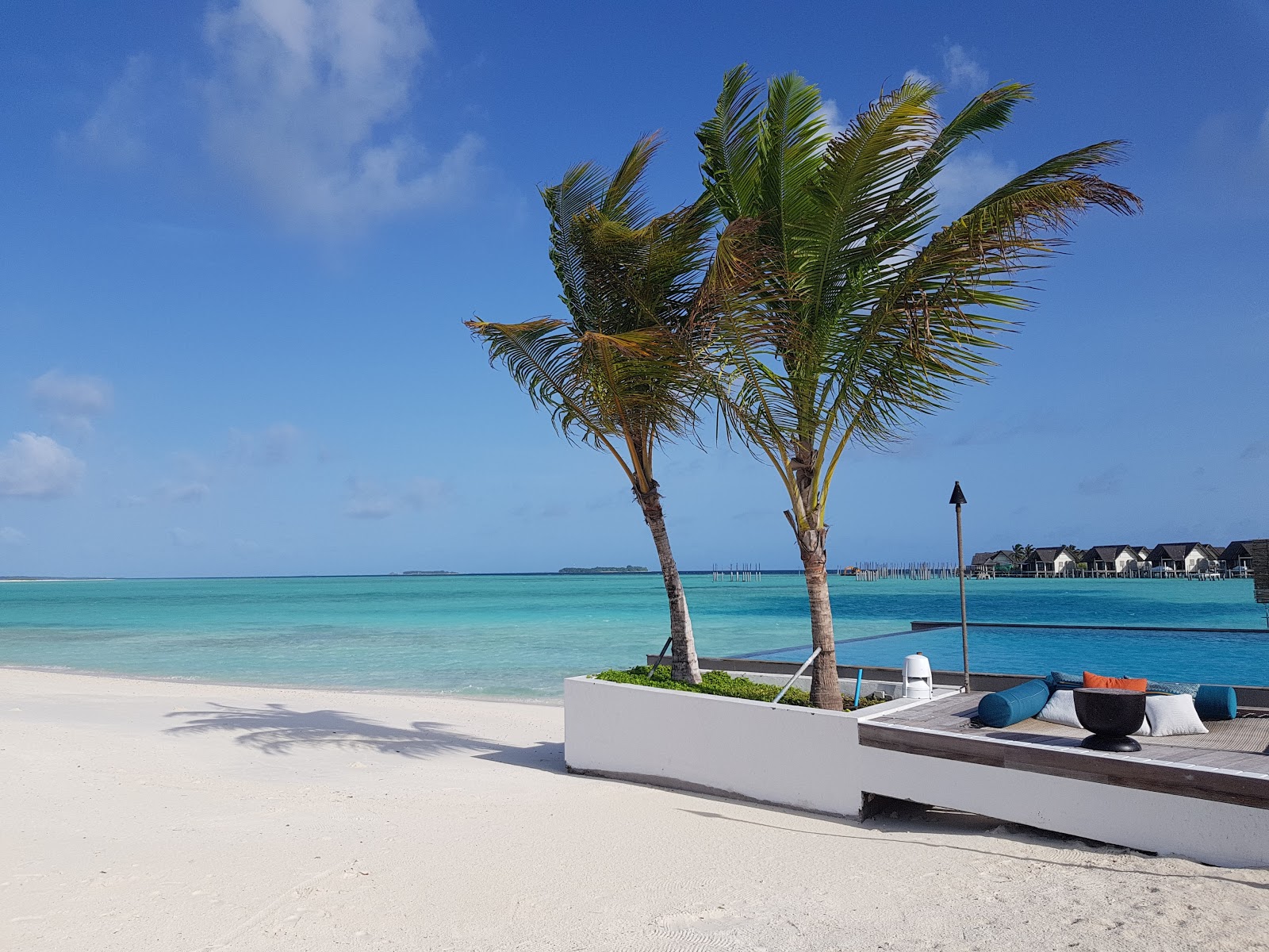 Foto av Stranden på Landaagiraavaru Island med hög nivå av renlighet