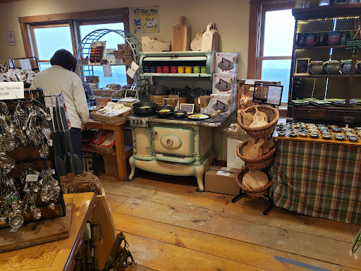 Gift Shop «Hogback Mountain Gift Shop», reviews and photos, 7627 VT-9, Marlboro, VT 05363, USA