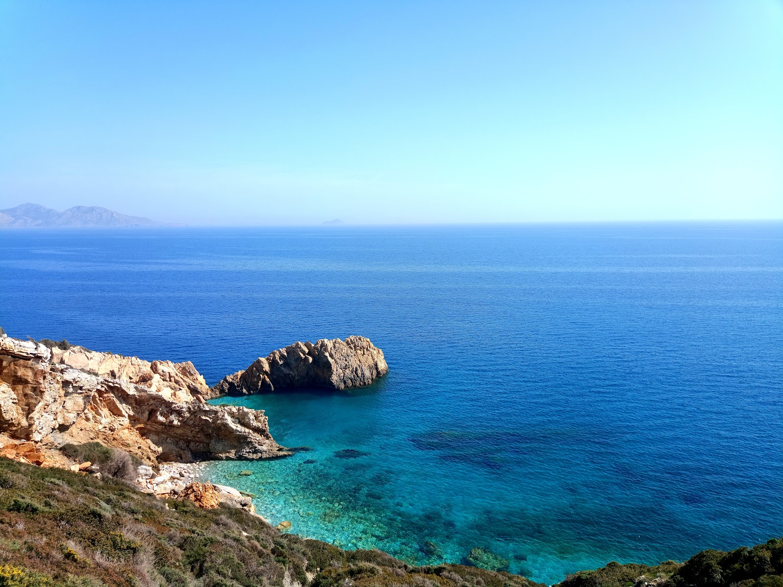Foto di Prioni Beach e il suo bellissimo paesaggio