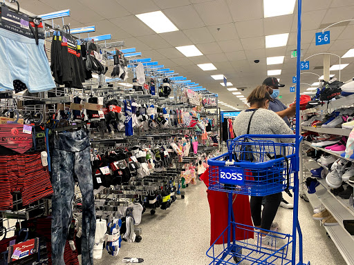 Clothing Store «Ross Dress for Less», reviews and photos, 4404 Dallas Fort Worth Turnpike, Dallas, TX 75211, USA