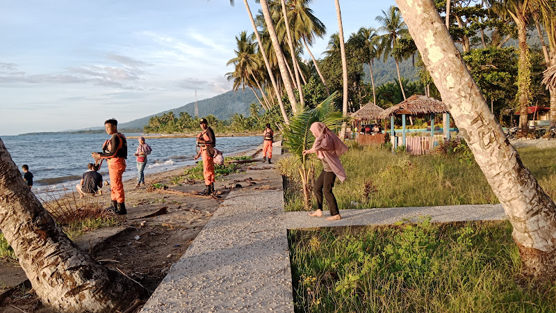 Pantai Wisata Kampung Rasiei