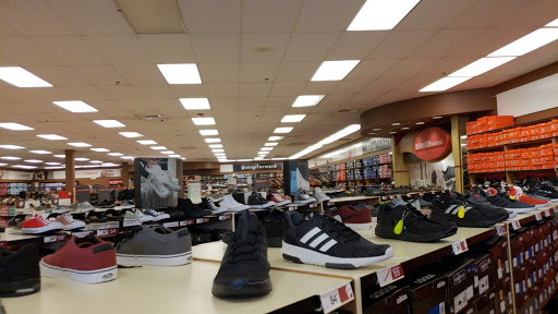 Shoe Store «Famous Footwear», reviews and photos, 371 Putnam Pike, Smithfield, RI 02917, USA