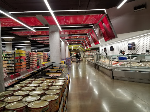 Supermarket «Cermak Fresh Produce», reviews and photos, 4000 W Diversey Ave, Chicago, IL 60639, USA