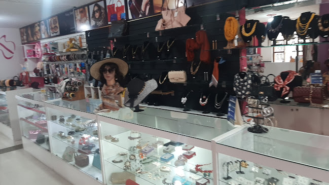 Opiniones de Pinky Shop en Baños de Agua Santa - Tienda de ropa