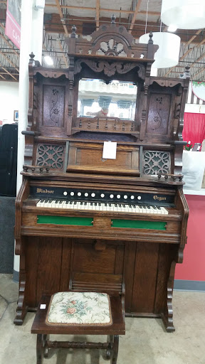 Thrift Store «ReTails Thrift Store», reviews and photos, 5000 NE Fourth Plain Blvd, Vancouver, WA 98661, USA