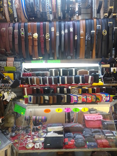 Cinturones y carteras en Texcoco