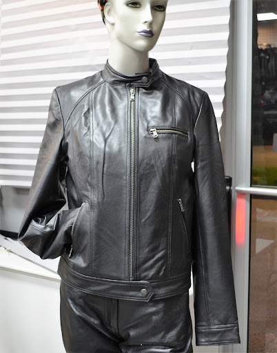 Leather Coats Store «SUNSET LEATHER», reviews and photos, 101 Airport Rd, Hartford, CT 06114, USA