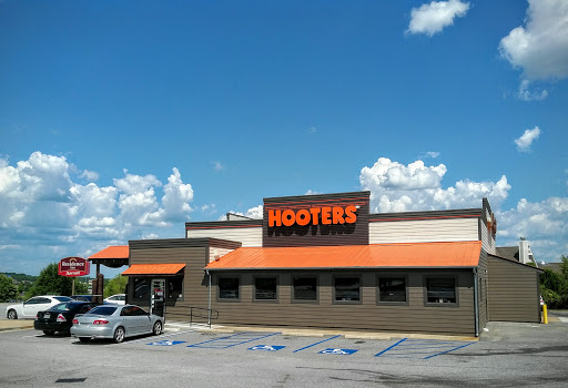 Hooters image 1