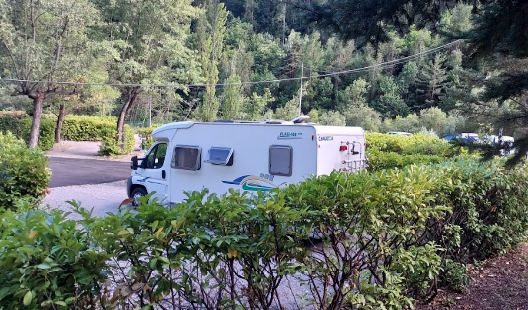 Aire Camping-Car Park à Isola (Alpes-Maritimes 06)