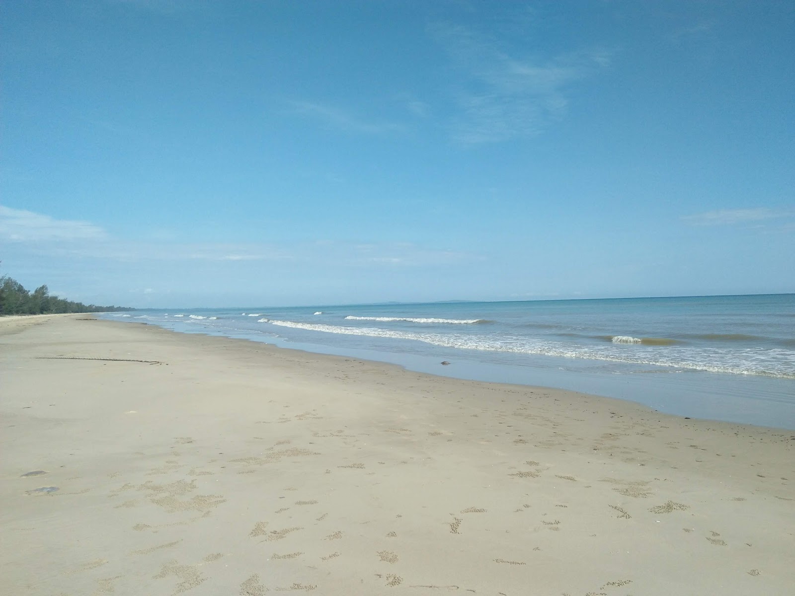 Pimping Beach的照片 带有碧绿色水表面